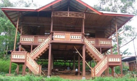 Rumah panggung.