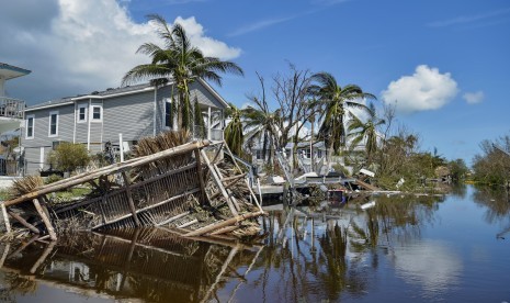 Rumah-rumah tampak hancur usai badai Irma di Florida, AS