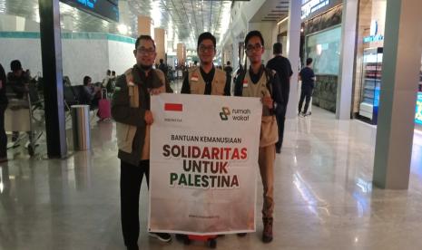 Rumah Wakaf mengirimkan relawan dan bantuan kemanusiaan untuk Palestina.