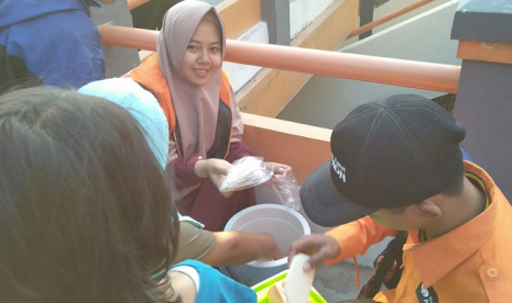 Rumah Zakat Action datang ke lokasi bencana angin kencang.