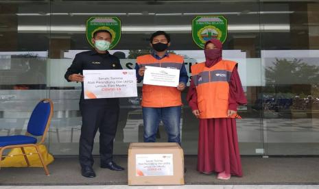 Rumah Zakat Action kembali mendistribusikan bantuan berupa Alat Pelindung Diri (APD) untuk tim medis.