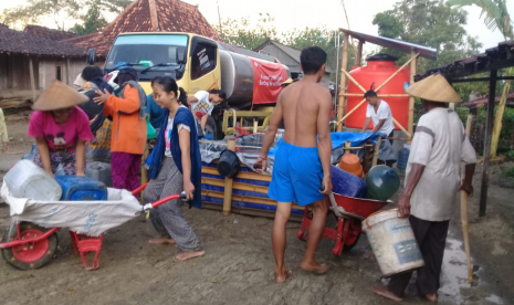 Rumah Zakat Action membantu menyalurkan air bersih di Sragen. 