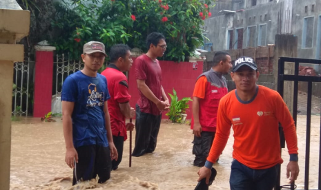 Rumah Zakat Action membantu warga terdampak banjir di Manado.