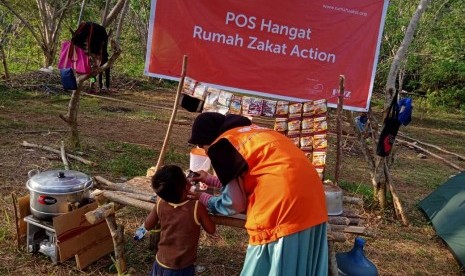  Rumah Zakat Action menyediakan layanan Pos Segar dan Pos Hangat untuk para pengungsi gempa Ambon. 