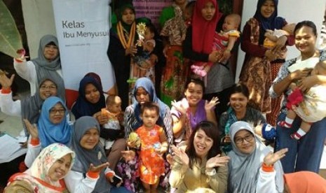 Rumah Zakat ajak ibu-ibu Tangerang memberikan ASI eksklusif untuk buah hati.