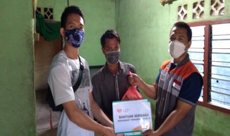 Rumah Zakat ajak pemuda menyalurkan bantuan di tengah pandemi Covid-19.