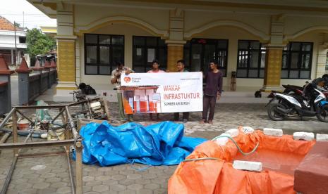 Rumah Zakat bangun sumur bor untuk bantu penuhi kebutuhan air di masjid di Pamekasan.