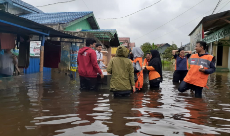 Rumah Zakat bantu korban banjir Samarinda.