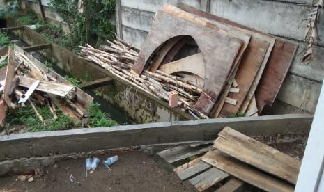 Rumah Zakat bantu pembangunan tempat wudhu mushola.