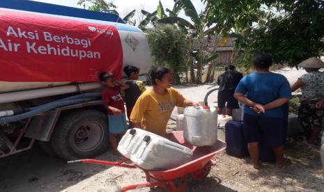 Rumah Zakat bantu salurkan 40 ribu liter air bersih.