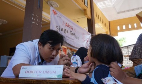 Rumah Zakat bekerja sama dengan Majelis Taklim Telkomsel (MTT) Jawa Timur mengadakan program Siaga Sehat. 