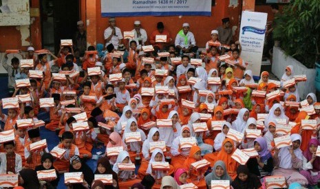 Rumah Zakat Berbagi 350 paket berbuka puasa