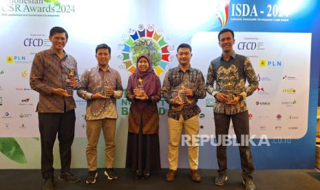 Rumah Zakat berhasil meraih penghargaan di lima kategori pada ajang bergengsi Indonesia Sustainable Development Goals Awards (ISDA) 2024 yang diselengarakan oleh Corporate Forum of Community Development.