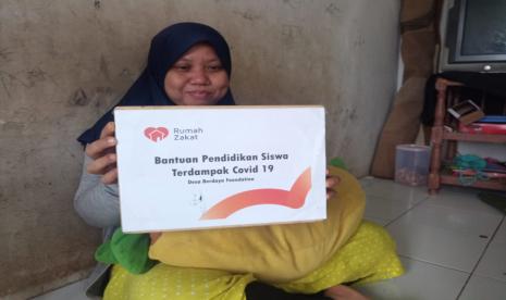 Rumah Zakat beri bantuan pendidikan untuk Fahri.