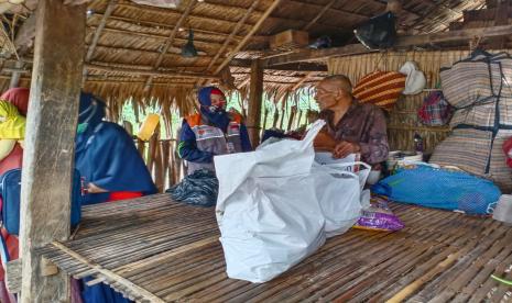 Rumah Zakat beri bantuan untuk Kakek Sabara