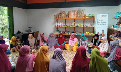 Rumah Zakat beri ilmu parenting untuk Kader Posyandu.