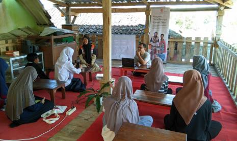 Rumah Zakat beri pelatihan fotografi.