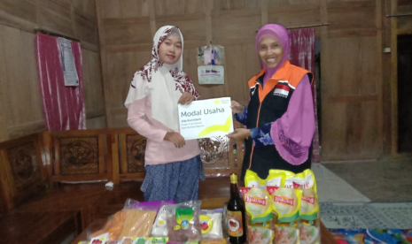 Rumah Zakat berikan bantuan untuk seorang single parent di Wonogiri.