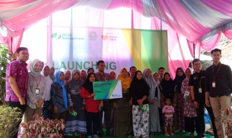 Rumah Zakat bersama BPJS Ketenagakerjaan dan Yayasan Al Maghfirah melaunching Desa Berdaya di Kampung Sindang Desa Teluk Kecamatan Labuan Kab Pandeglang. 