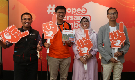 Rumah Zakat bersama Shopee meluncurkan program rehabilitasi Lombok pascagempa.