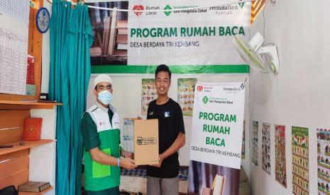 Rumah Zakat bersama UPZ PermataBank Syariah menyalurkan bantuan tahap ke 3 untuk Rumah Baca Al Fatih.