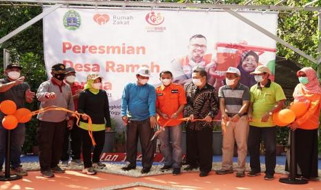 Rumah Zakat bersinergi dengan pemerintah Kabupaten Gunung Kidul meresmikan Desa Ramah Lansia dengan nama Pos Lansia Husnul Khotimah di desa pacarejo, kecamatan Semanu, kabupaten Gunungkidul, daerah Istimewa Yogyakarta pada hari Sabtu (29/5).