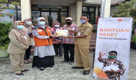 Rumah Zakat cabang Balikpapan kembali menyalurkan paket sedekah pangan sebanyak 140 paket 