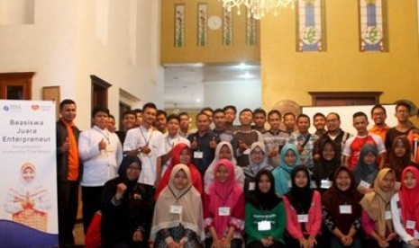 Rumah Zakat dan TDA Inisiasi Beasiswa Juara Entrepreneur