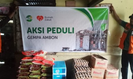 Rumah Zakat dan UPZ AL Khidmat Korpri BKN bantu penyintas gempa Ambon.