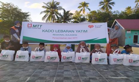 Rumah Zakat di Ramadhan tahun ini kembali menyalurkan Kado Lebaran persembahan Majelis Telkomsel Taqwa, untuk anak anak Yatim Dhuafa di beberapa wilayah Kota Kendari. 