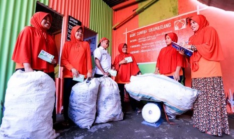 Rumah Zakat di Rappokalling menginisasi bank sampah ditukar sembako.