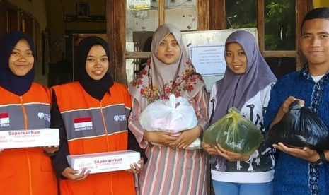 Rumah Zakat distribusikan kornet Superqurban di Nganjuk.