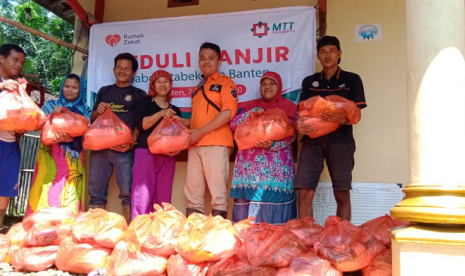 Rumah Zakat gandeng MTT dalam aksi peduli banjir Lebak.