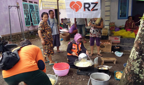 Rumah Zakat gelar Aksi Siaga Bencana Banjir untuk membantu korban banjir dan longsor di Pacitan.