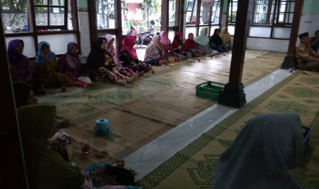 Rumah Zakat gelar penyluran dimensia untuk lansia Sumarah.