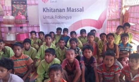  Rumah Zakat Gelar Sunatan Massal untuk 400 Anak Rohingya