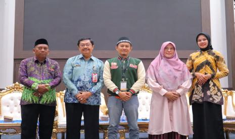 Rumah Zakat Kalimantan Selatan menggelar kegiatan seminar remaja unggul anti-bullying dengan tema Pengembangan Karakter Remaja Unggul Anti Bullying melalui resiliensi-pengelolaan emosi, bertempat di Aula Kayuh Baimbai Pemko Banjarmasin hari ini, Senin (30/9/2024).