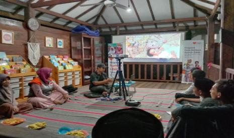 Rumah Zakat kembali mengadakan kelas konten untuk tim konten/media Saung Aksara, Sabtu (23/7/2022). 