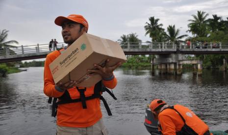 Rumah Zakat Kelola Hewan Kurban dengan Protokol Kesehatan. Rumah Zakat melakukan Ekspedisi Superqurban menuju Desa Teluk Pakedai 1, Kec. Teluk Pakedai, Kab. Kuburaya, Kalimantan Barat.