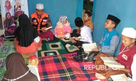  Rumah Zakat Melalui program pendidikan Senyum Juara menyenggarakan kelas Hafalan Quran untuk anak - anak binaan di Desa Berdaya Bumijawa RT 05 RW 01 Kec. Bumijawa Kab.Tegal Kab. Tegal Jawa Tengah,