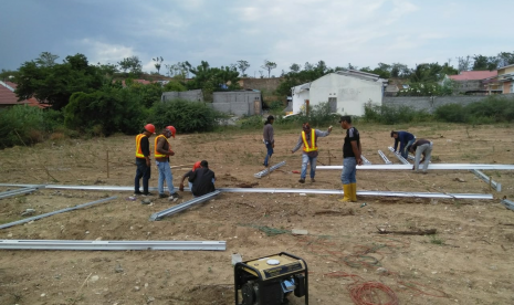 Rumah Zakat membantu menyediakan hunian sementara untuk korban gempa Palu.