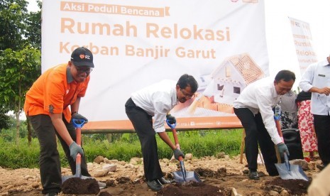 Rumah Zakat membantu pembangunan rumah korban banjir Garut.