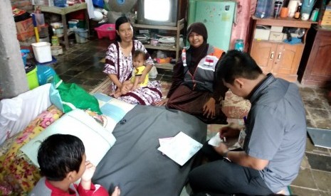 Rumah Zakat membantu penanganan gizi buruk di Desa Berdaya Dukuhturi, Kabupaten Brebes. 