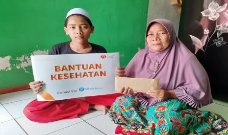 Rumah Zakat memberikan bantuan kesehatan tahap kedua hasil penggalangan dana lewat Kitabisa.com untuk Genta.