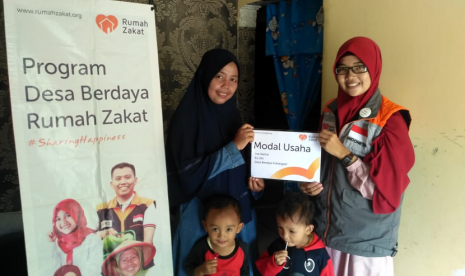 Rumah Zakat memberikan bantuan modal usaha.