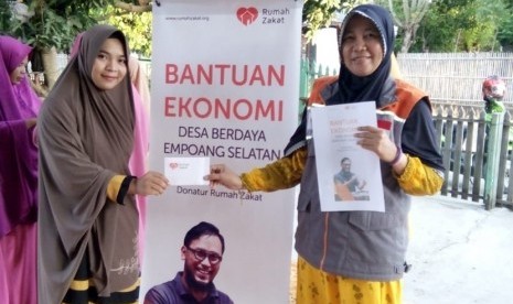 Rumah Zakat memberikan bantuan untuk Desa Berdaya Empoang Selatan. 