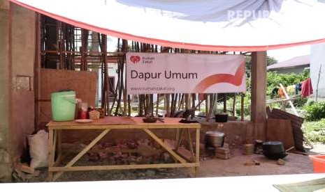 Rumah Zakat mendirikan dapur umum untuk korban gempa Palu.