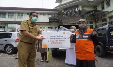 Rumah Zakat mengajak masyarakat pada umumnya untuk melakukan upaya bersama atau bergerak bersama dalam upaya pencegahan penyebaran Corona atau Covid-19 ini. 