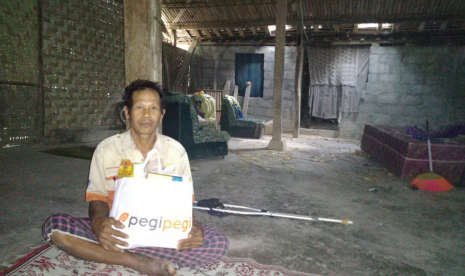 Rumah Zakat menggandeng Pegi-Pegi dalam program Bingkisan Lebaran Keluarga (BLK) di Desa Berdaya Triwidadi, Kec. Pajangan, Kab. Bantul, Sabtu (1/6). 