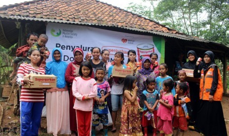 Rumah Zakat menggelar Ekspedisi Superqurban di Kampung Karapyak dan Kampung Cisalam, Purwakarta, Jawa Barat, Rabu (29/3)